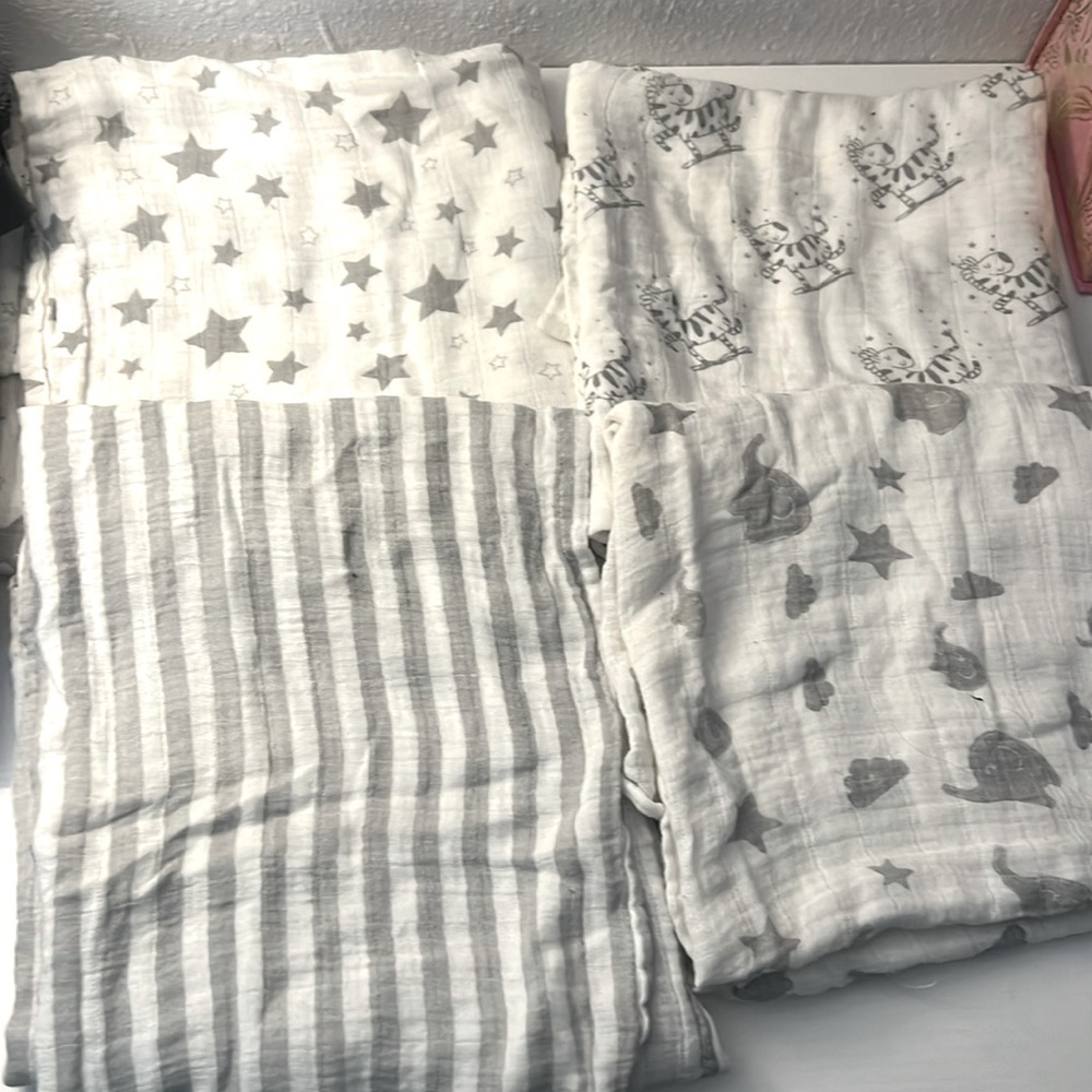 Newborn swaddle blankets